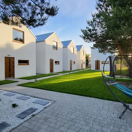 Sosnowa Przystan Z Jacuzzi W Rozewiu - *