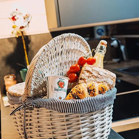 Sosnowa Przystan Z Jacuzzi W Rozewiu -