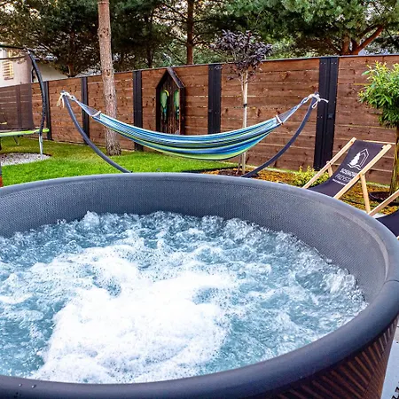 Sosnowa Przystan - Domki Z Jacuzzi W Rozewiu Lägenhet
