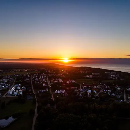 Sosnowa Przystan Z Jacuzzi W Rozewiu -