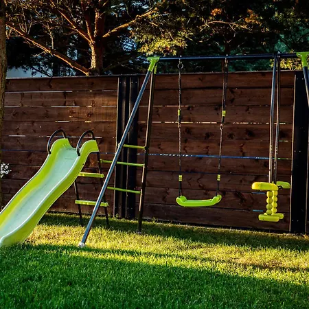 Sosnowa Przystan Z Jacuzzi W Rozewiu - *